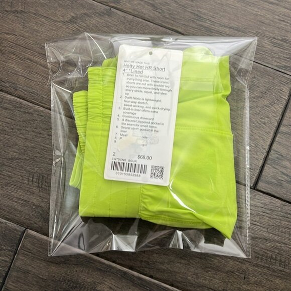 Lululemon NWT Hotty Hot High-Rise Lined Short 4" Sour Grape - Picture 8 of 8